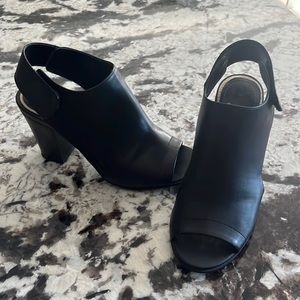 Madden Girl Peep Toe